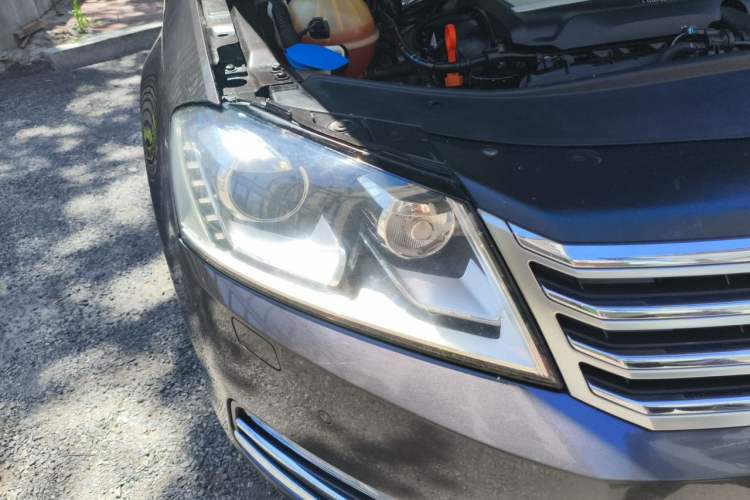 Used Volkswagen Magotan 2013 1.8TSI Luxury Model Right Front Headlight