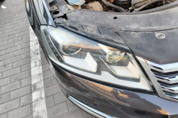Used Volkswagen Magotan 2013 1.8TSI Luxury Model Right Front Headlight