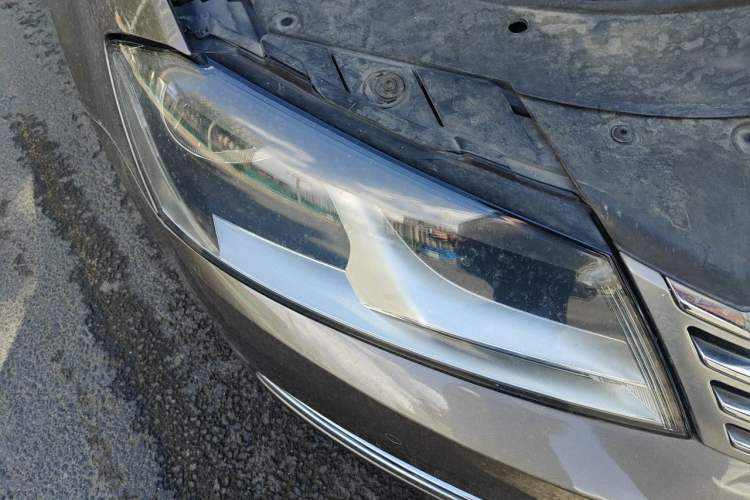 Used Volkswagen Magotan 2013 1.8TSI Premier Model Right Front Headlight