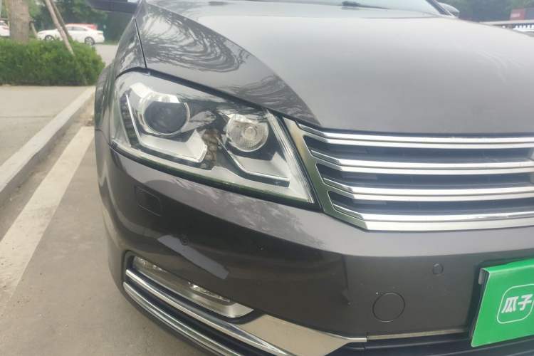 Used Volkswagen Magotan 2013 1.8TSI Luxury Model Right Front Headlight