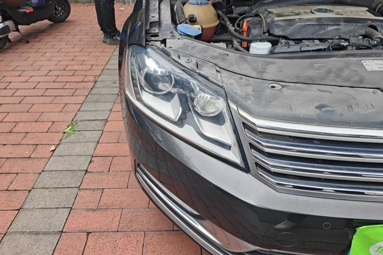 Used Volkswagen Magotan 2013 1.8TSI Luxury Model Right Front Headlight