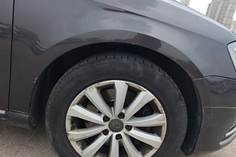 Used Volkswagen Magotan 2013 1.8TSI Premier Model Right Front Wheel Hub