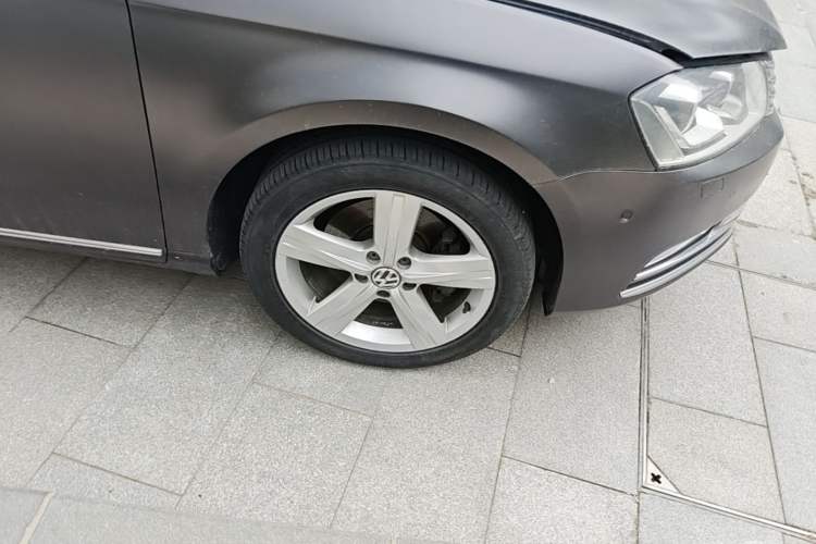 Used Volkswagen Magotan 2013 2.0 TSI Ultimate Model Right Front Wheel Hub