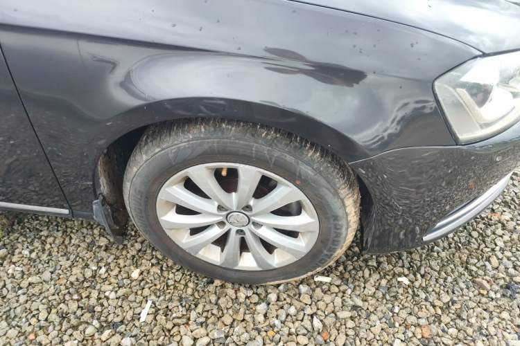 Used Volkswagen Magotan 2013 1.8TSI Premier Model Right Front Wheel Hub