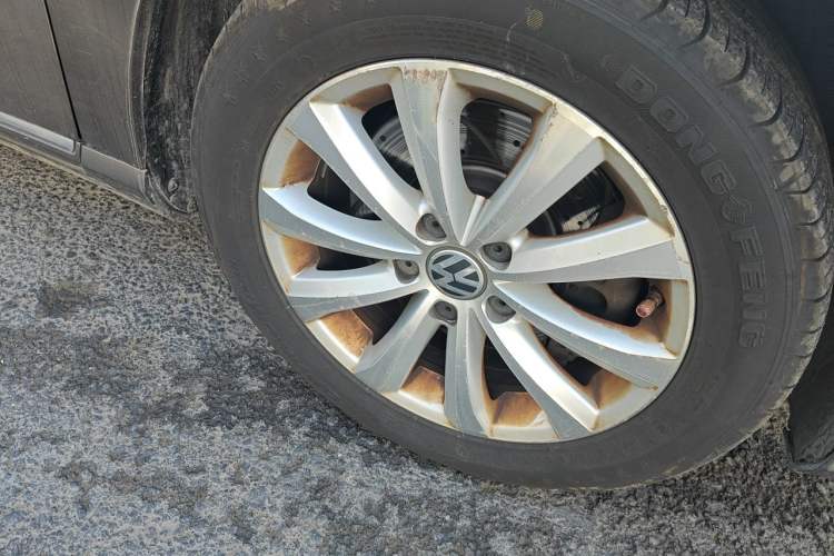 Used Volkswagen Magotan 2013 1.8TSI Premier Model Right Front Wheel Hub