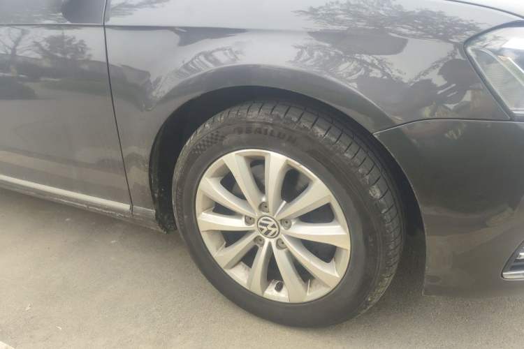 Used Volkswagen Magotan 2013 1.8TSI Luxury Model Right Front Wheel Hub