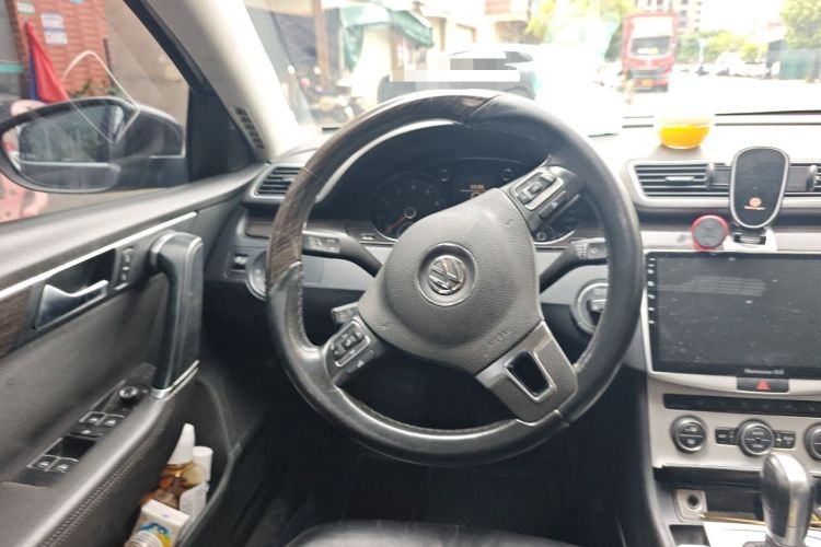 Used Volkswagen Magotan 2013 1.8TSI Luxury Model Steering Wheel