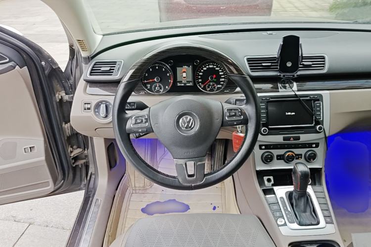 Used Volkswagen Magotan 2013 2.0 TSI Ultimate Model Steering Wheel