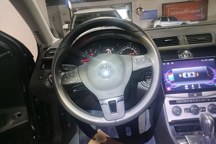 Used Volkswagen Magotan 2013 1.8TSI Luxury Model Steering Wheel