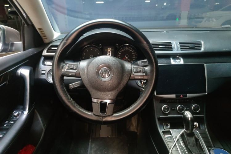Used Volkswagen Magotan 2013 1.8TSI Luxury Model Steering Wheel