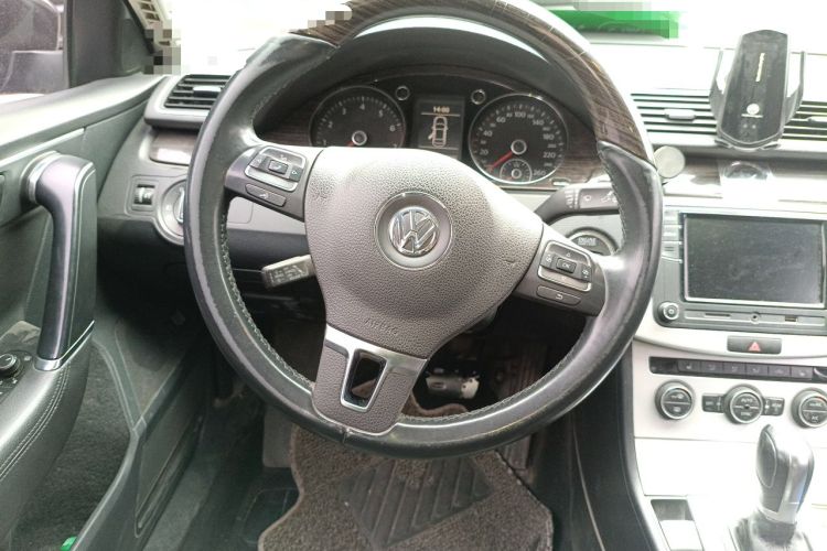 Used Volkswagen Magotan 2013 1.8TSI Prestige Model Steering Wheel