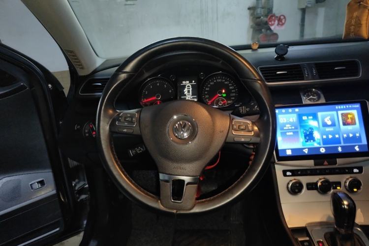 Used Volkswagen Magotan 2013 1.8TSI Luxury Model Steering Wheel