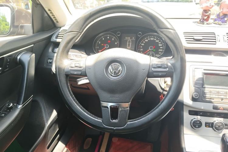 Used Volkswagen Magotan 2013 1.8TSI Luxury Model Steering Wheel
