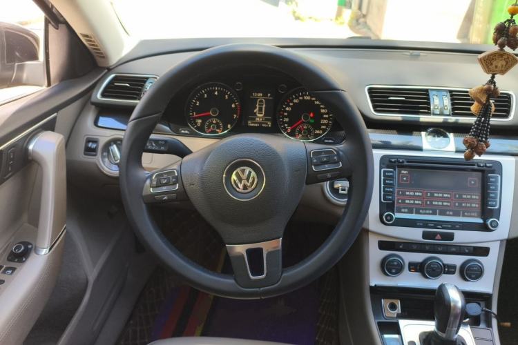 Used Volkswagen Magotan 2013 1.8TSI Luxury Model Steering Wheel
