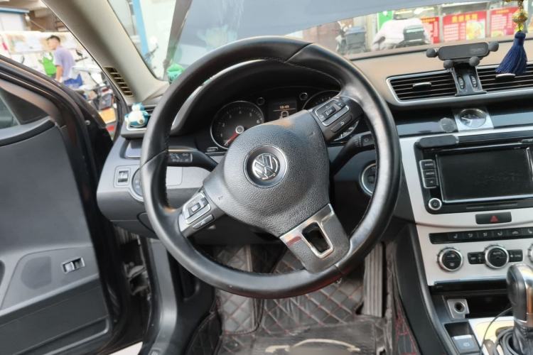 Used Volkswagen Magotan 2013 1.8TSI Luxury Model Steering Wheel