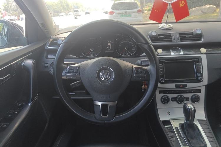 Used Volkswagen Magotan 2013 1.8TSI Luxury Model Steering Wheel