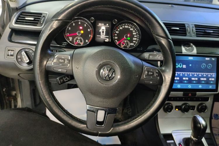 Used Volkswagen Magotan 2013 1.8TSI Luxury Model Steering Wheel