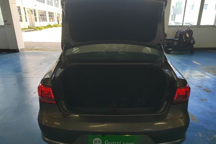 Used Volkswagen Magotan 2013 1.8TSI Premier Model Trunk