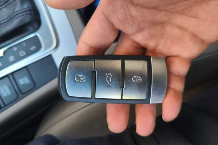 Used Volkswagen Magotan 2013 1.8TSI Luxury Model Vehicle Key