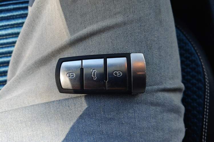Used Volkswagen Magotan 2013 1.8TSI Premier Model Vehicle Key