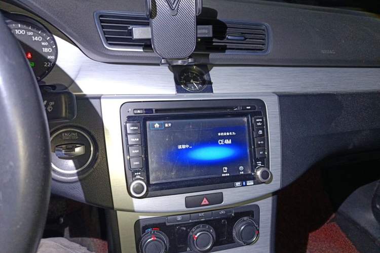 Used Volkswagen Magotan 2013 1.8TSI Premier Model Audio And AC Panel