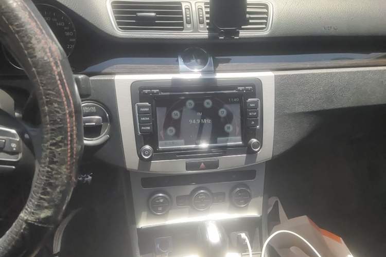 Used Volkswagen Magotan 2013 2.0 TSI Prestige Model Audio And AC Panel