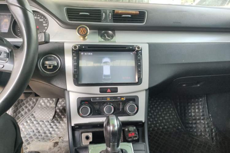 Used Volkswagen Magotan 2013 1.8TSI Premier Model Audio And AC Panel