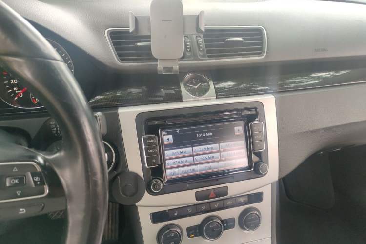 Used Volkswagen Magotan 2013 1.8TSI Luxury Model Audio And AC Panel
