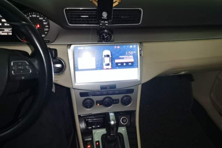 Used Volkswagen Magotan 2013 1.8TSI Premier Model Audio And AC Panel