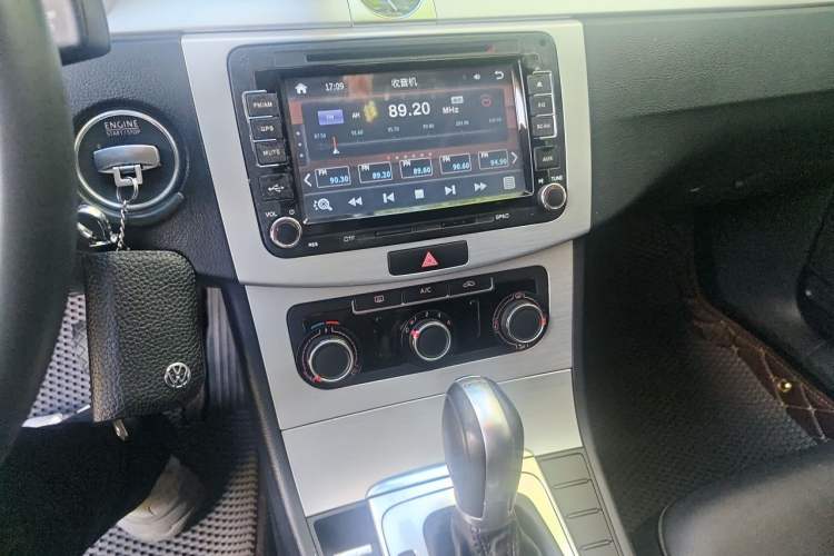 Used Volkswagen Magotan 2013 1.8TSI Premier Model Audio And AC Panel