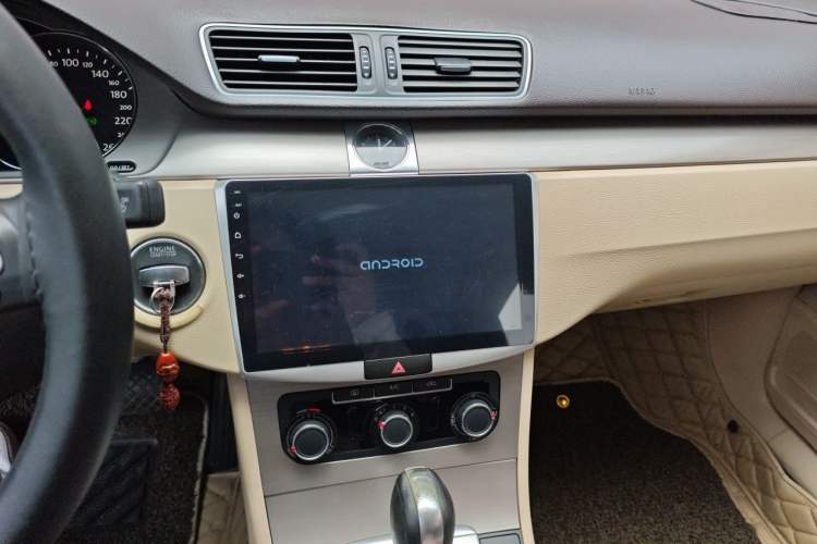 Used Volkswagen Magotan 2013 1.8TSI Premier Model Audio And AC Panel
