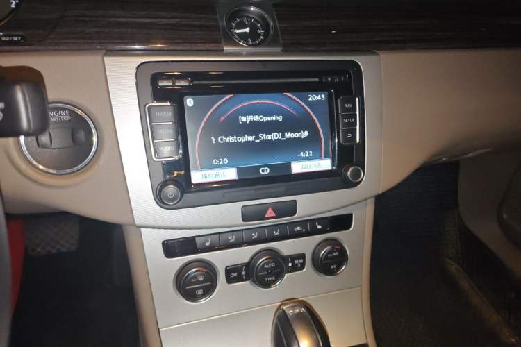 Used Volkswagen Magotan 2013 2.0 TSI Prestige Model Audio And AC Panel