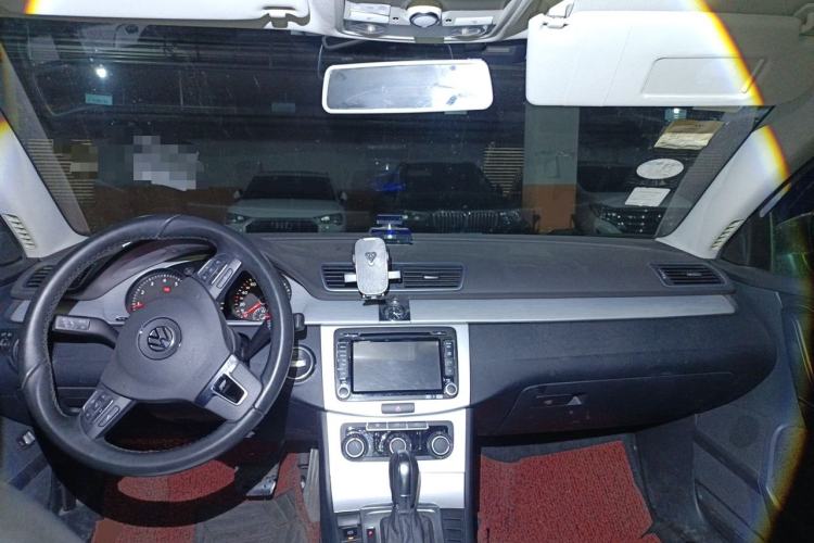 Used Volkswagen Magotan 2013 1.8TSI Premier Model Center Console