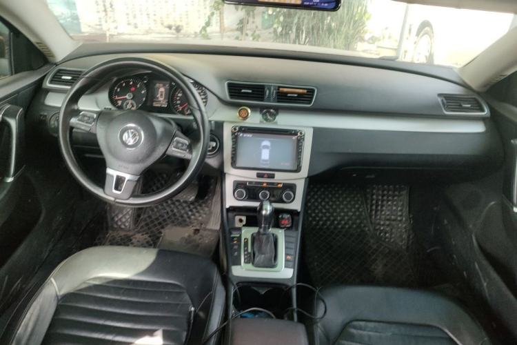 Used Volkswagen Magotan 2013 1.8TSI Premier Model Center Console
