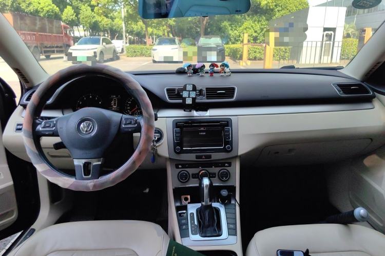 Used Volkswagen Magotan 2013 1.8TSI Luxury Model Center Console