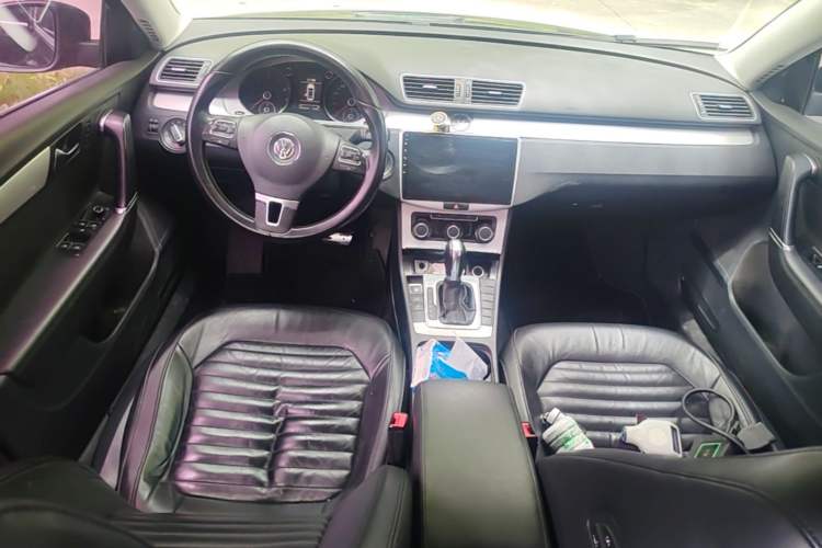 Used Volkswagen Magotan 2013 1.8TSI Premier Model Center Console