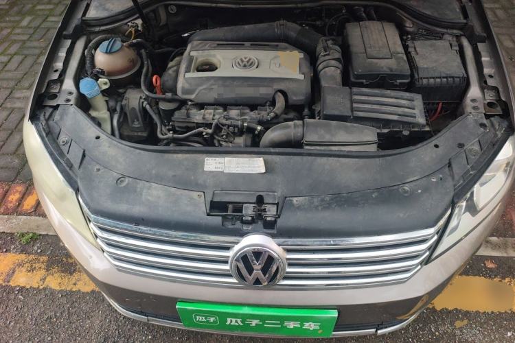 Used Volkswagen Magotan 2013 1.8TSI Prestige Model Engine Bay