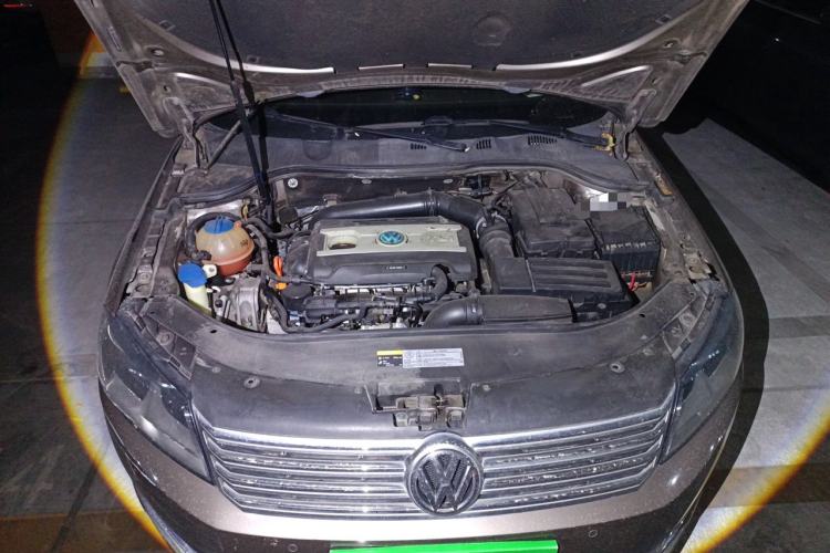 Used Volkswagen Magotan 2013 1.8TSI Premier Model Engine Bay