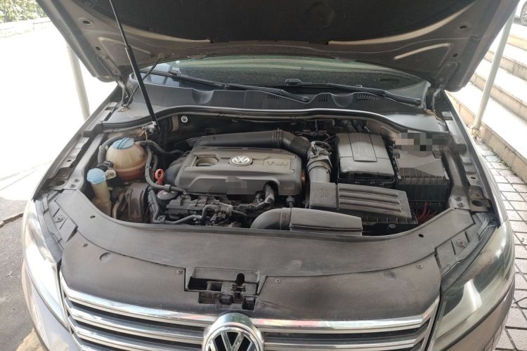 Used Volkswagen Magotan 2013 1.8TSI Premier Model Engine Bay