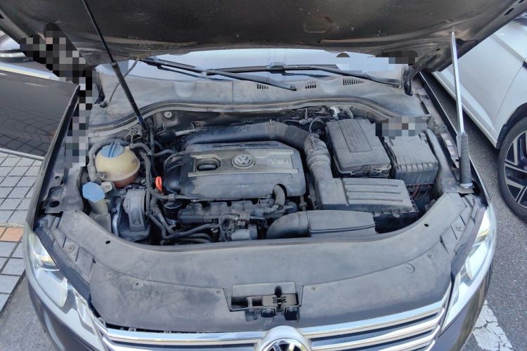 Used Volkswagen Magotan 2013 1.8TSI Luxury Model Engine Bay