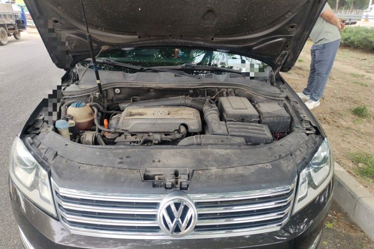 Used Volkswagen Magotan 2013 1.8TSI Luxury Model Engine Bay