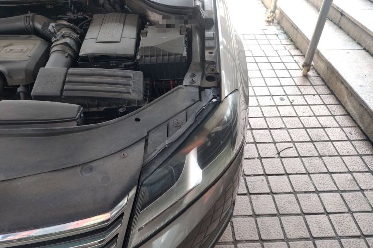 Used Volkswagen Magotan 2013 1.8TSI Premier Model Engine Bay Left