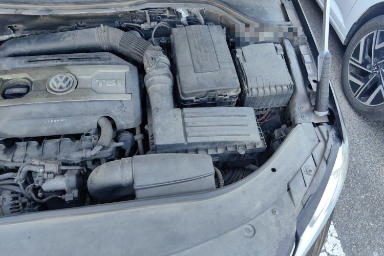 Used Volkswagen Magotan 2013 1.8TSI Luxury Model Engine Bay Left