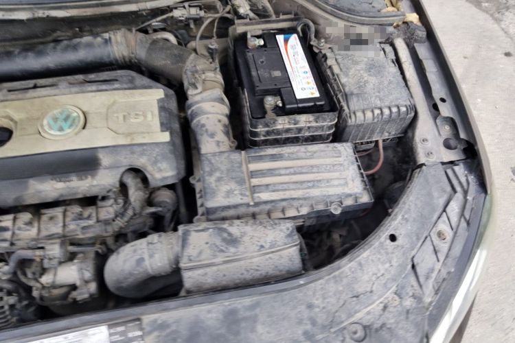 Used Volkswagen Magotan 2013 1.8TSI Premier Model Engine Bay Left