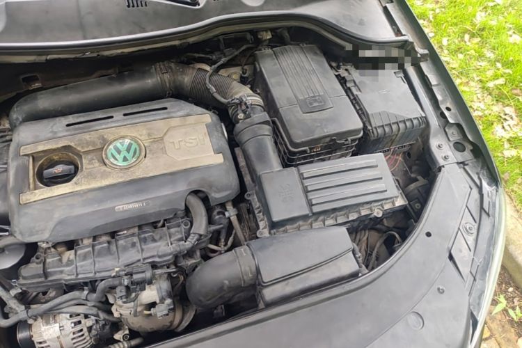 Used Volkswagen Magotan 2013 1.8TSI Premier Model Engine Bay Left