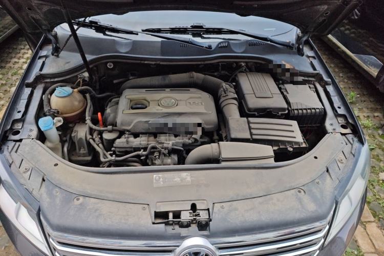 Used Volkswagen Magotan 2013 1.8TSI Premier Model Engine Bay