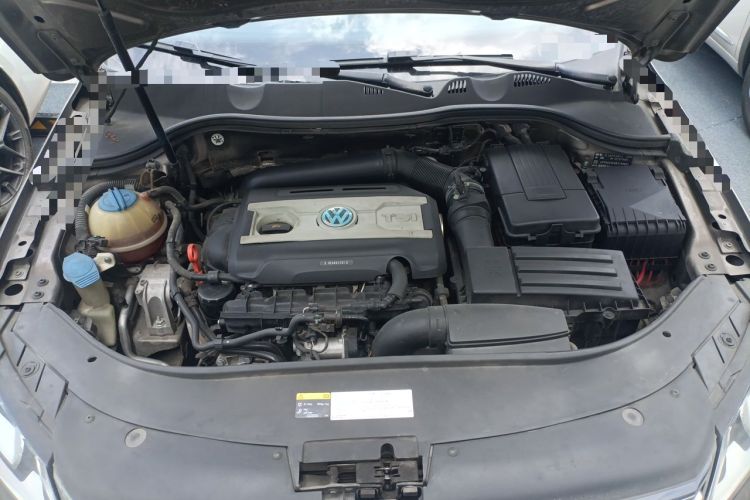 Used Volkswagen Magotan 2013 1.8TSI Luxury Model Engine Bay