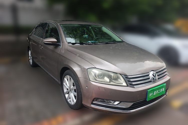 Used Volkswagen Magotan 2013 1.8TSI Prestige Model Front Right 45 Deg