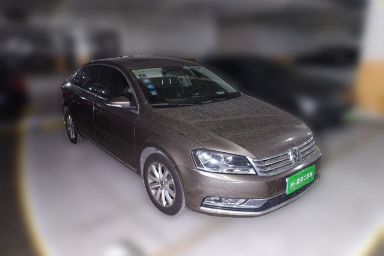 Used Volkswagen Magotan 2013 1.8TSI Premier Model Front Right 45 Deg