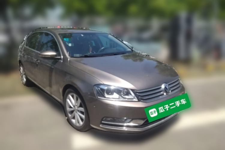 Used Volkswagen Magotan 2013 2.0 TSI Prestige Model Front Right 45 Deg